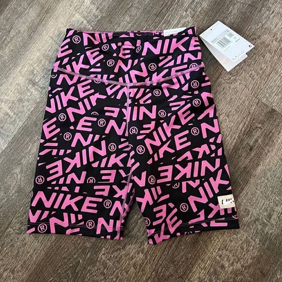 Nike One Women  7" Cosmic Fuchsia Printed Mid-Rise Biker Shorts (DX0092-665) -XS - Picture 5 of 12